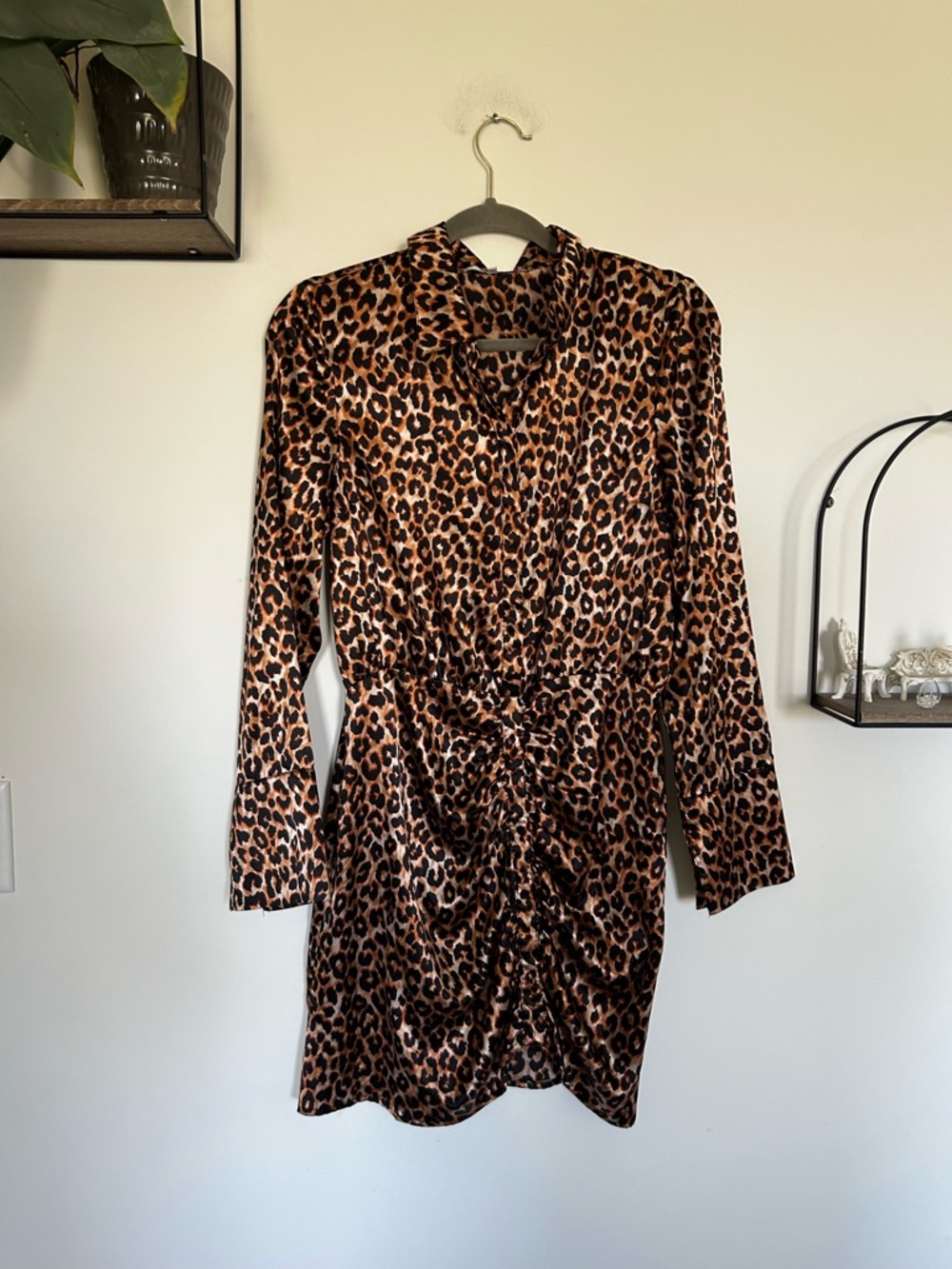 Likely Leopard Animal Print Long Sleeve Ruched Mini Dress Size 6‎
